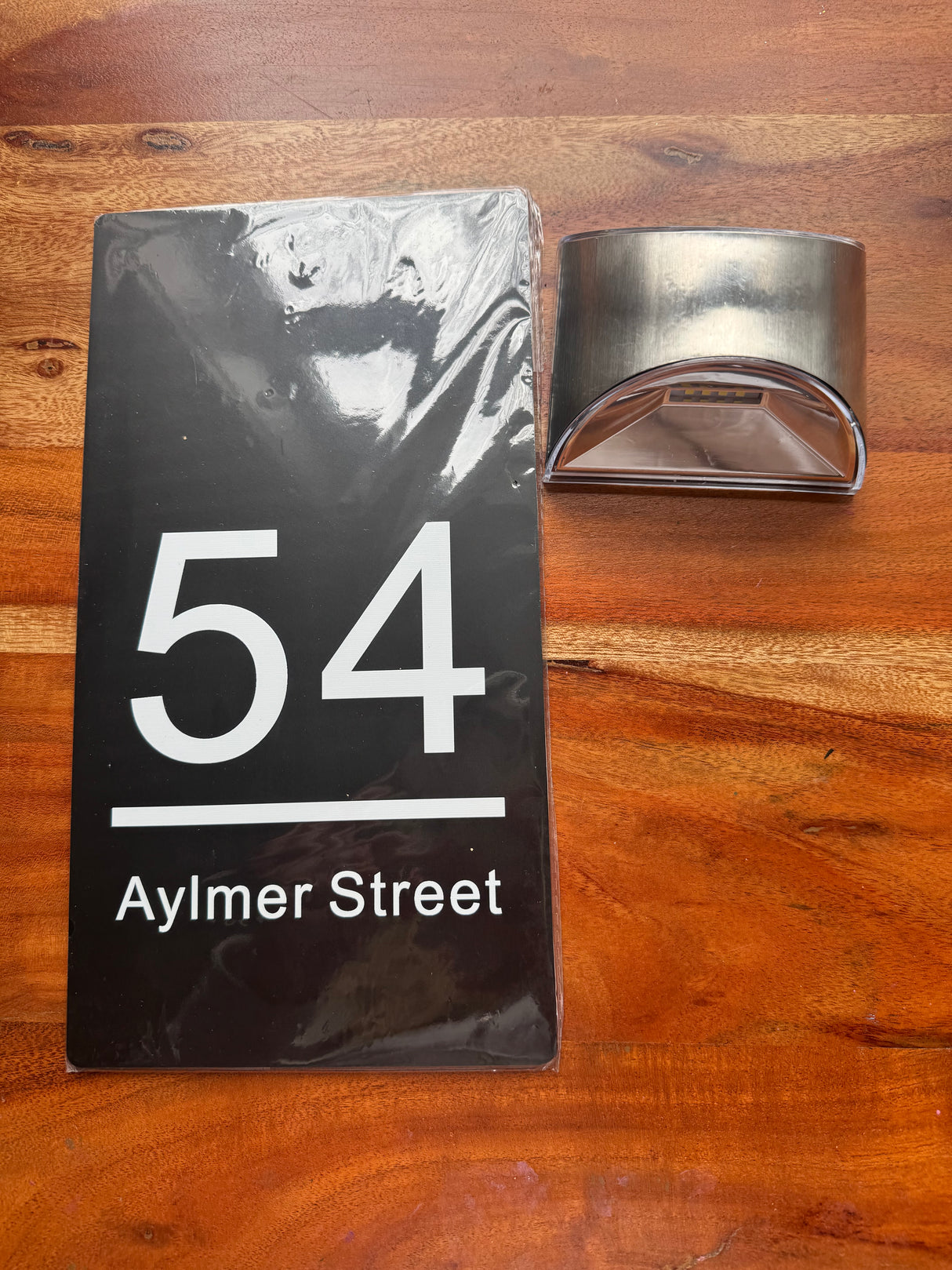 BLACK LED SOLAR POWERED OUTSIDE CUSTOM HOUSE SIGN NUMBER STREET HOUSE ADDRESS WALL SIGN